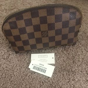 Louis Vuitton pochette cosmetiq damier.